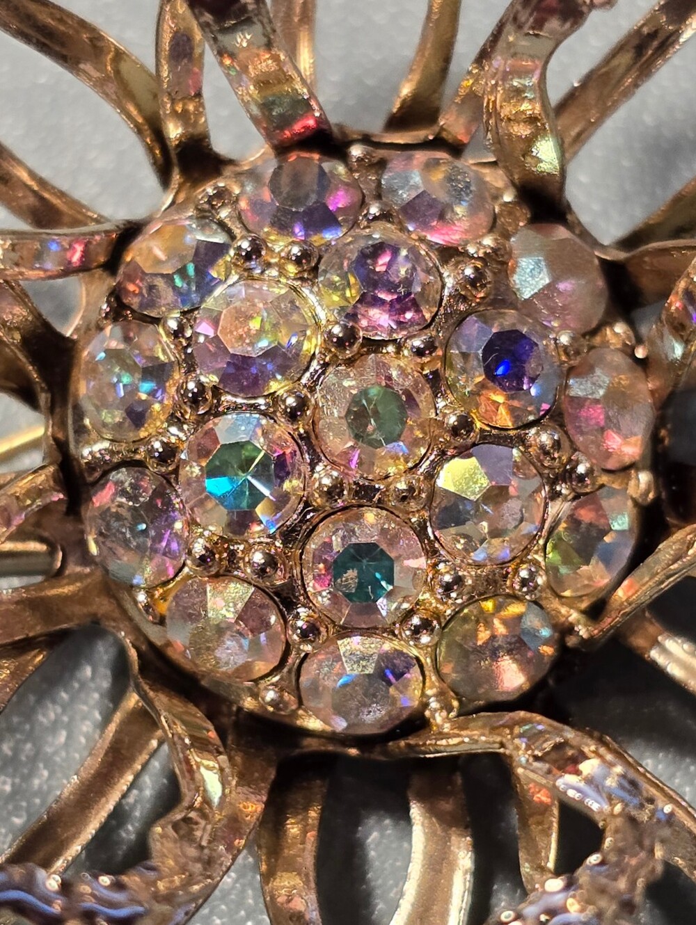 Vintage Sarah Coventry Large Iridescent Rhinestone/Gold Tone Brooch - Circa 1970 - Picture 5 of 8